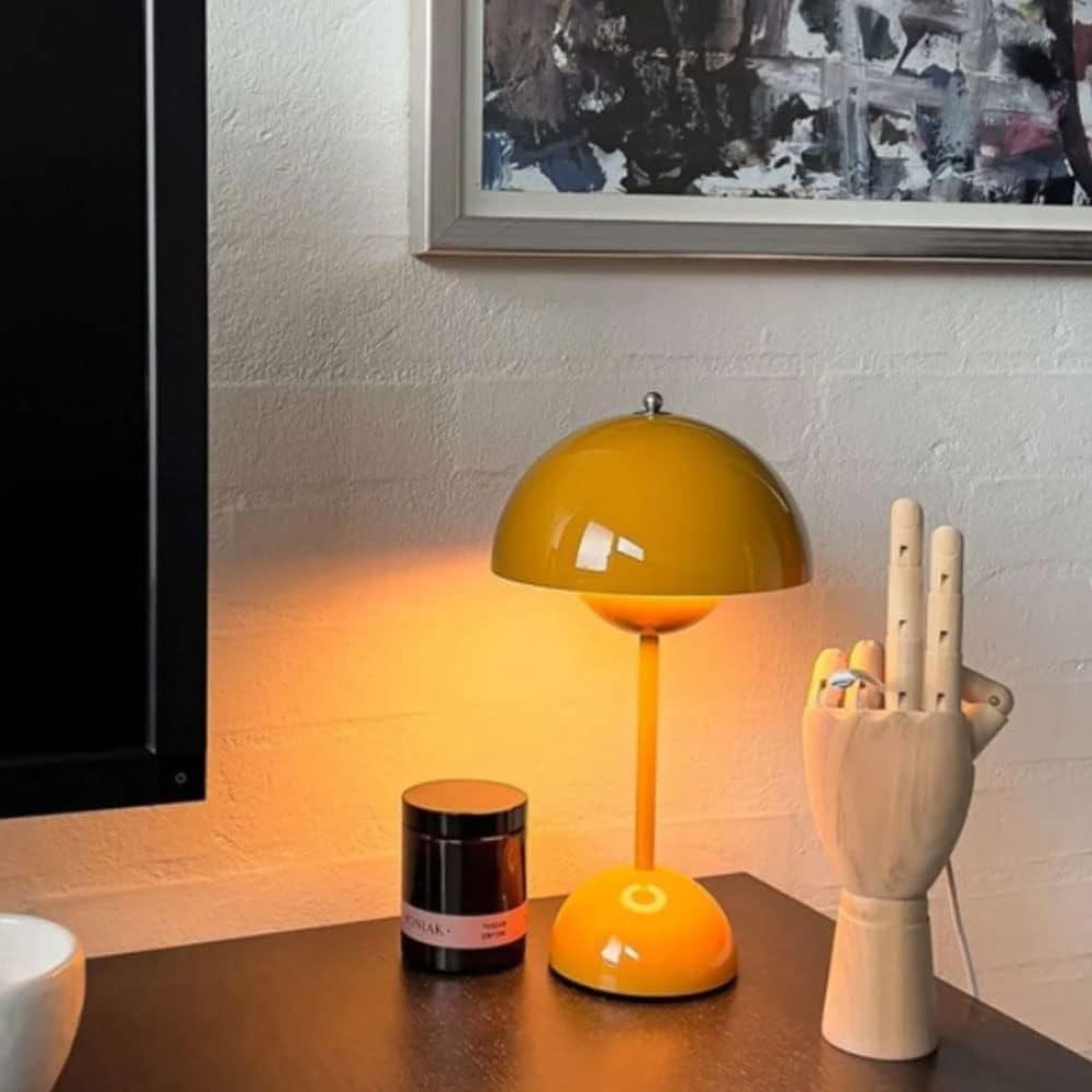 Stepless Dimming Brightness Metal Desk Lamp