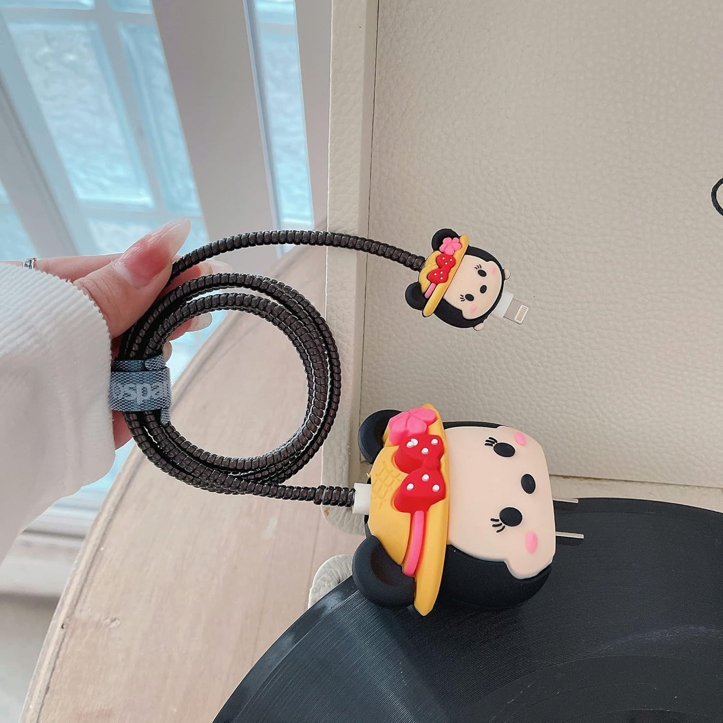 Iphone Charger Case Cover - Minnie Mouse - 4 Piece Set (With Wire Protector)