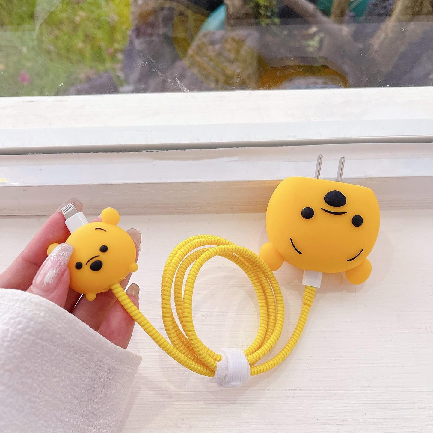 Iphone Charger Case Cover - Winnie The Pooh - 4 Piece Set (With Wire Protector)